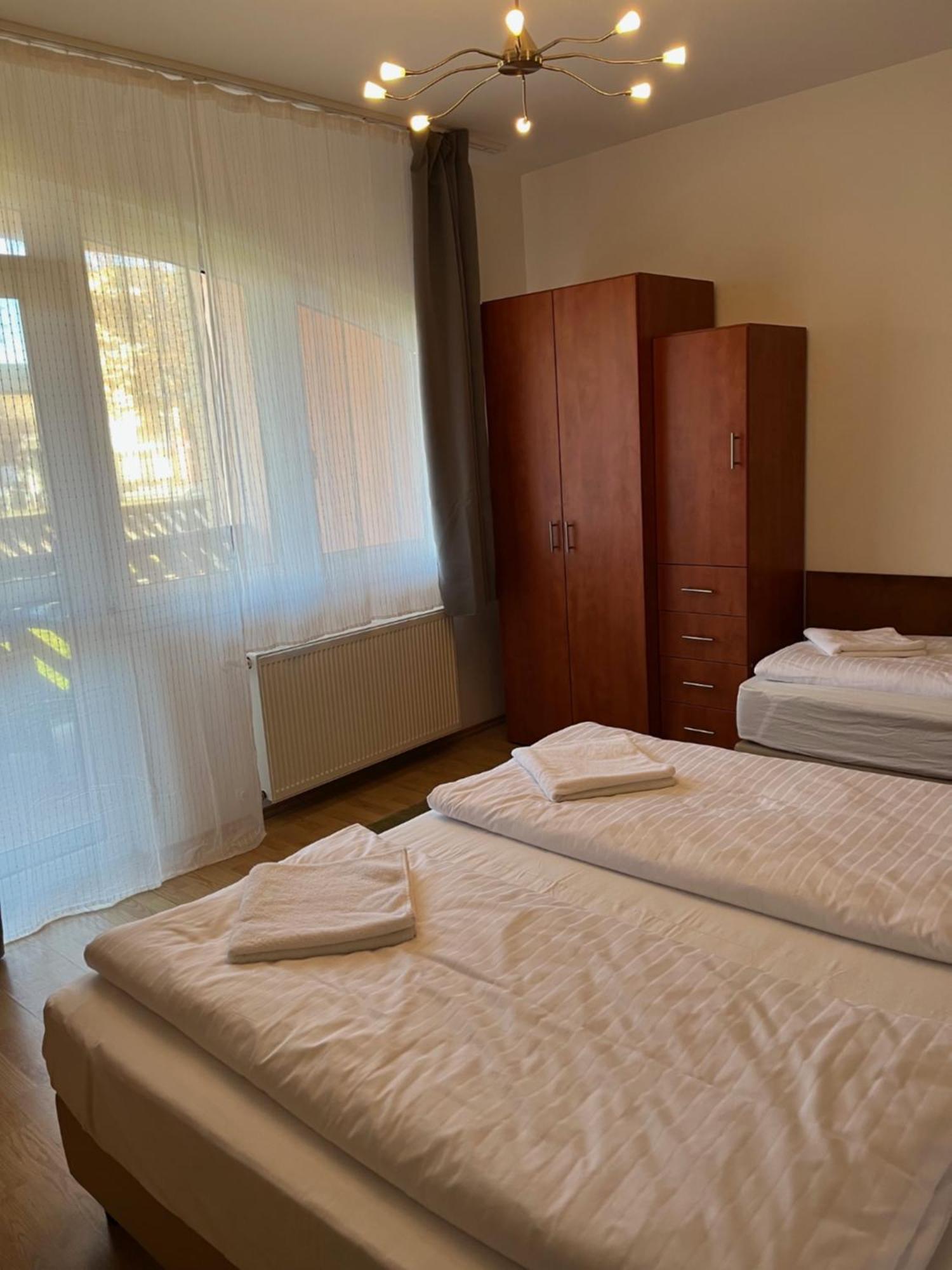 Y Apartman Balatonlelle Bagian luar foto