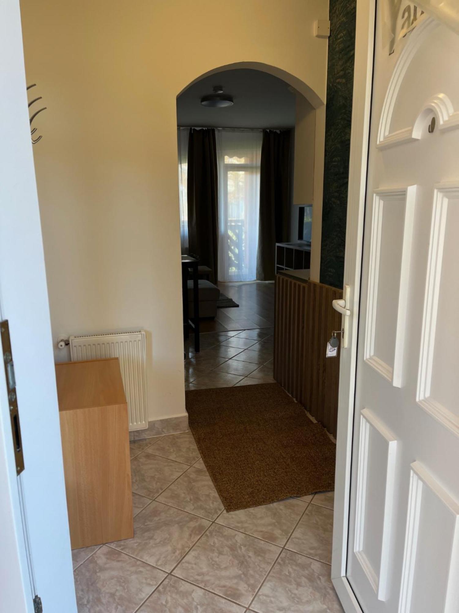 Y Apartman Balatonlelle Bagian luar foto